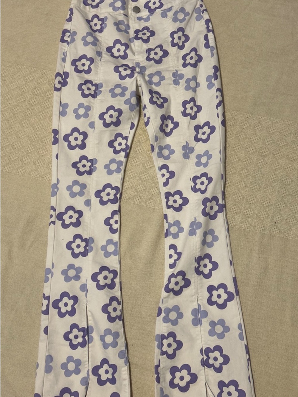 VIP White Flare Jeans with Lavender Flower Print slit hem hippie boho Size 5/6
